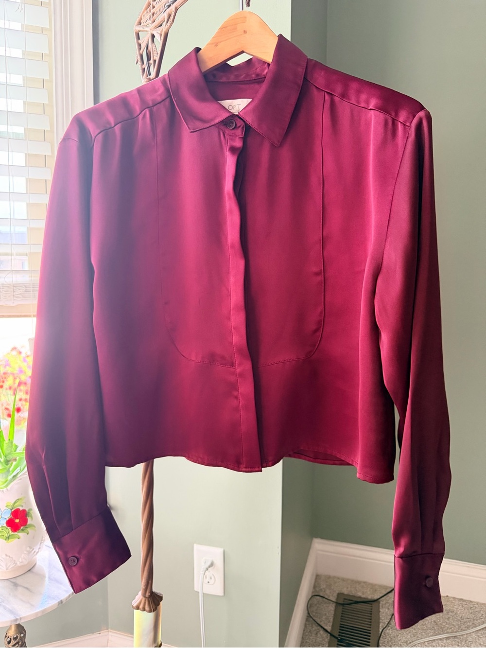 GT-0045 LOFT Burgundy Satin Bib Front Button Down Blouse Long Sleeve Small